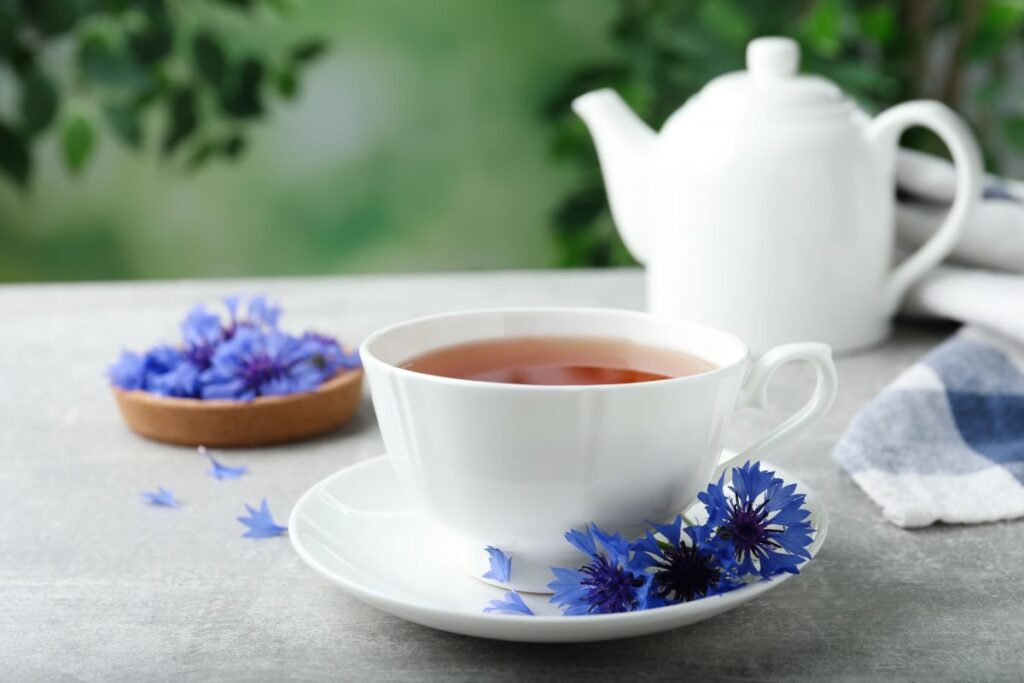 Rugiagėlių arbata – dangus arbatos puodelyje. Sumažins skausmą, palengvins peršalimo simptomus ir atgaivins sielą