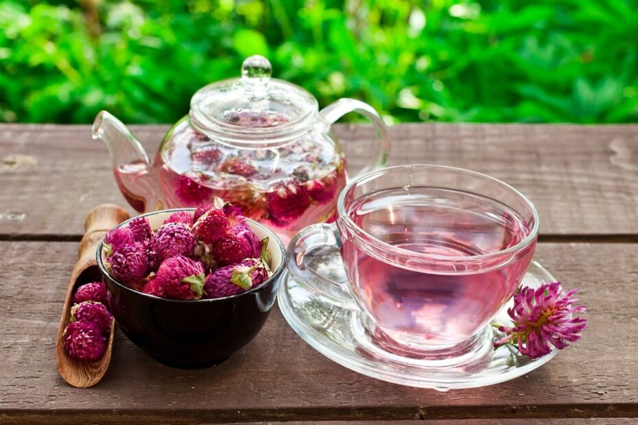 Arbata menopauzei lengvinti:  9 arbatos, kurios padeda moterims išgyventi šiuo nepaprastu laikotarpiu