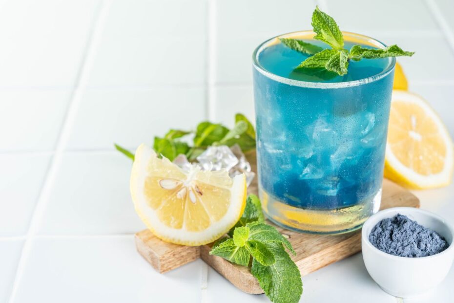 Mėlyna matcha: kodėl šis pavadinimas klaidina ir kaip atsirado trend‘o fenomenas?
