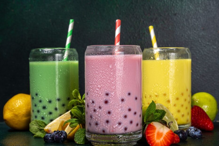 Mados arbata: kaip socialiniai tinklai diktuoja, ką geriame? Nuo matcha latte iki butterfly pea – kelionė per skaitmeninės kultūros formuojamus skonio sprendimus