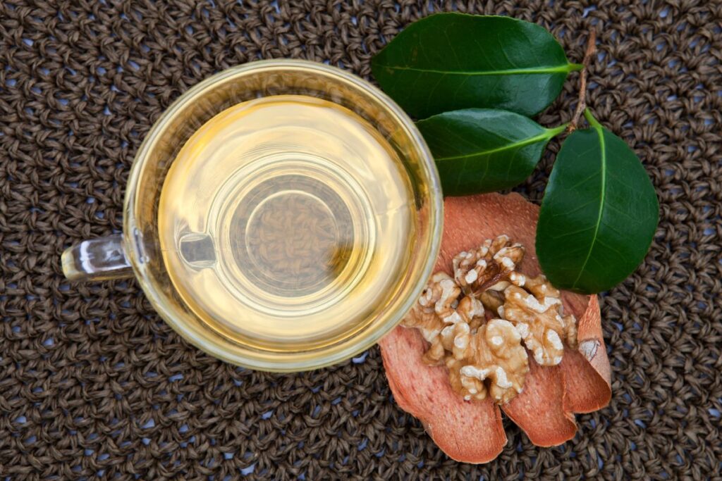 Graikiškų riešutų lapų arbatos nauda sveikatai