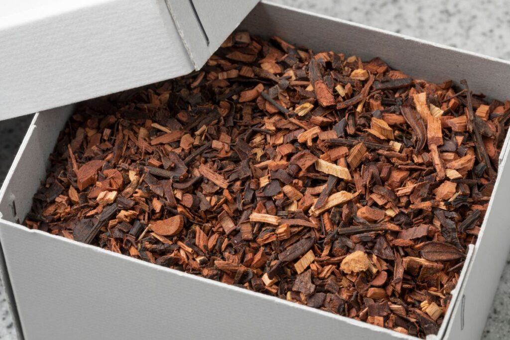 Medaus krūmo arbata – raudonosios arbatos konkurentas iš Afrikos. Kuo nustebins endeminio augalo savybės?