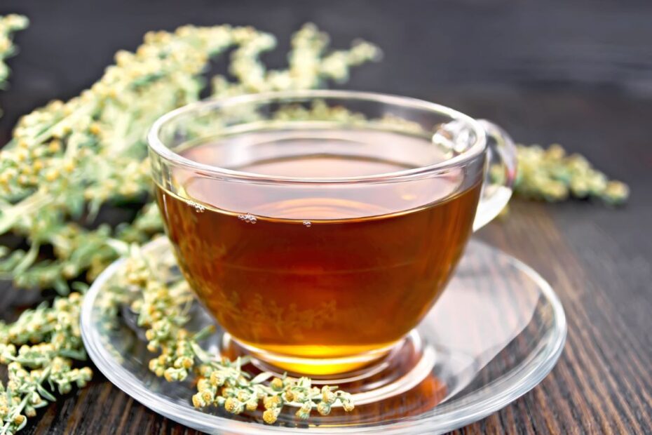 Kaip gerti pelyno arbatą teisingai, kad nauda nevirstų žala? Kokios dažniausios vartojimo klaidos?